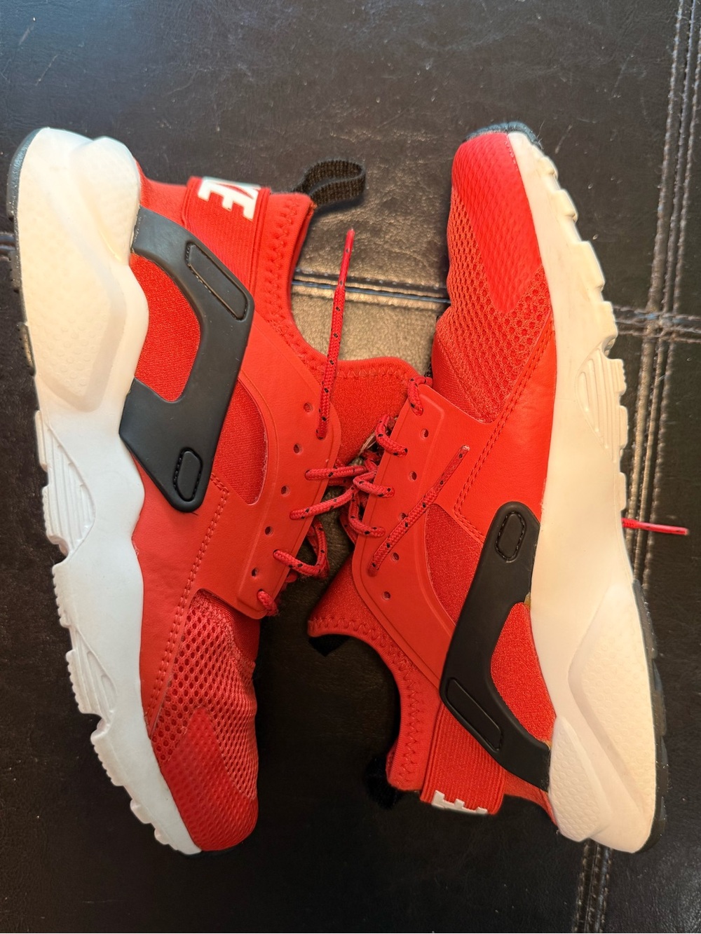 Nike Air Huarache Habanero Red Kid’s Size 6.5Y
